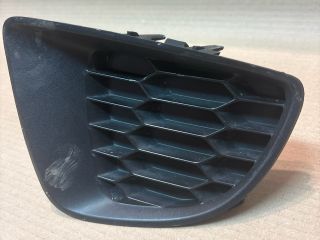 bontott MAZDA 2 Jobb Ködlámpa Rács