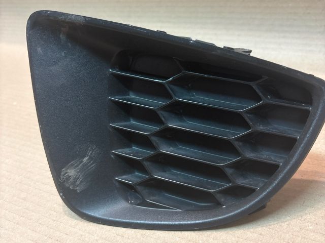 bontott MAZDA 2 Jobb Ködlámpa Rács