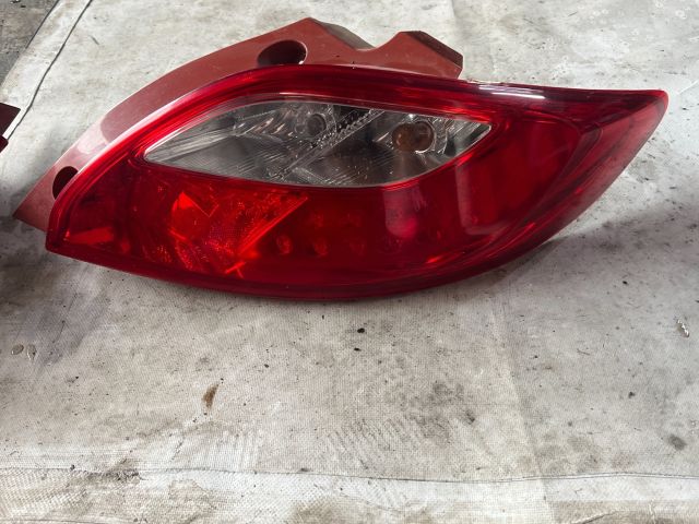 bontott MAZDA 2 Jobb Külső Hátsó Lámpa