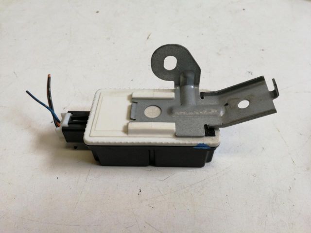 bontott MAZDA 2 Kulcs Nélküli Nyitás Jeladó