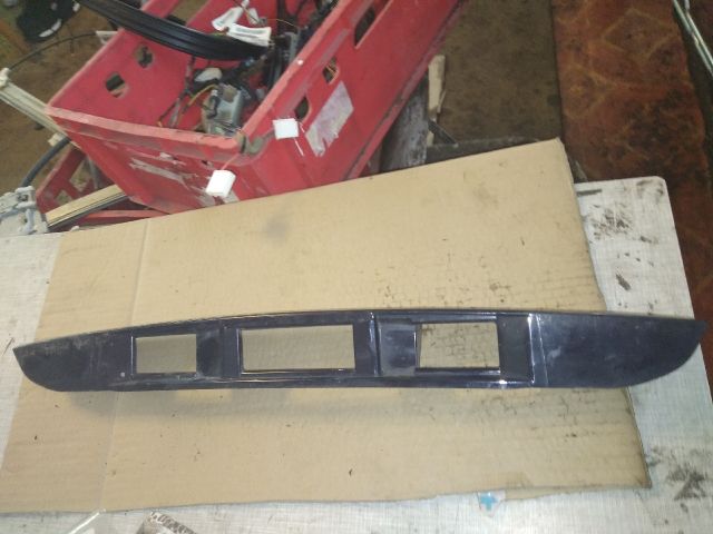 bontott MAZDA 2 Rendszámtábla Világítás Keret