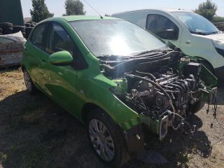 bontott MAZDA 2 Tankajtó