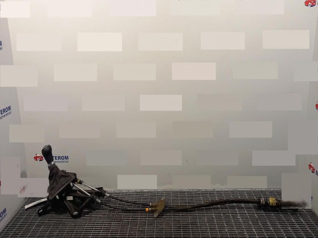 bontott MAZDA 2 Váltógomb