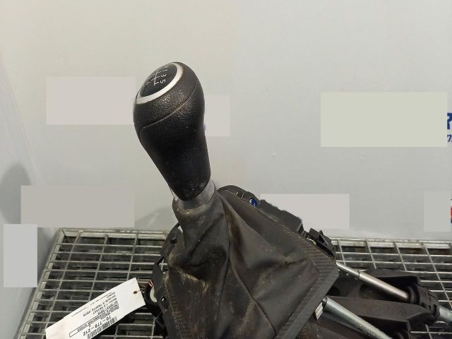 bontott MAZDA 2 Váltógomb