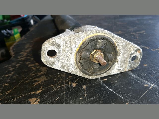 bontott MAZDA 3 Bal hátsó Lengéscsillapító