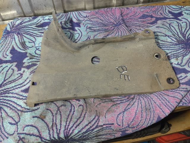 bontott MAZDA 3 Bal Motorburkolat