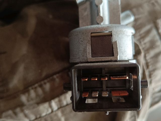 bontott MAZDA 3 Gyújtáskapcsoló