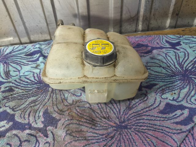 bontott MAZDA 3 Kiegyenlítő Tartály