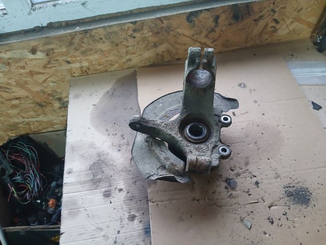 bontott MAZDA 3 Bal első Csonkállvány