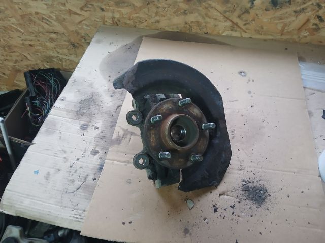 bontott MAZDA 3 Bal első Csonkállvány