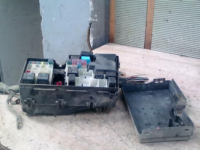 bontott MAZDA 3 Biztosítéktábla Motortér