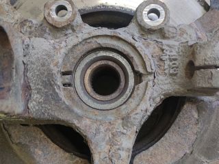 bontott MAZDA 3 Bal első Kerékagy