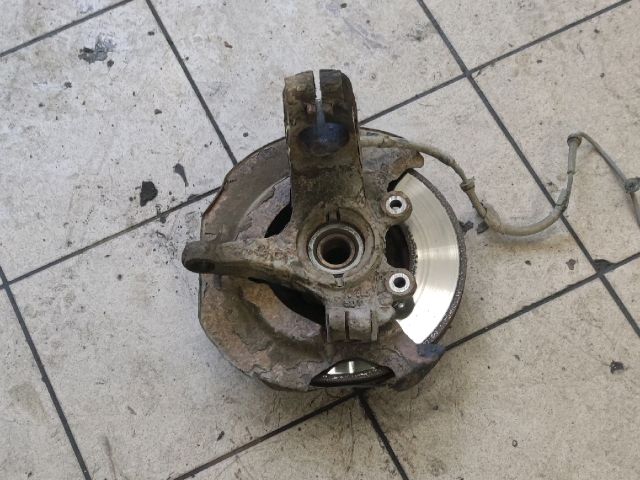 bontott MAZDA 3 Bal első Kerékagy