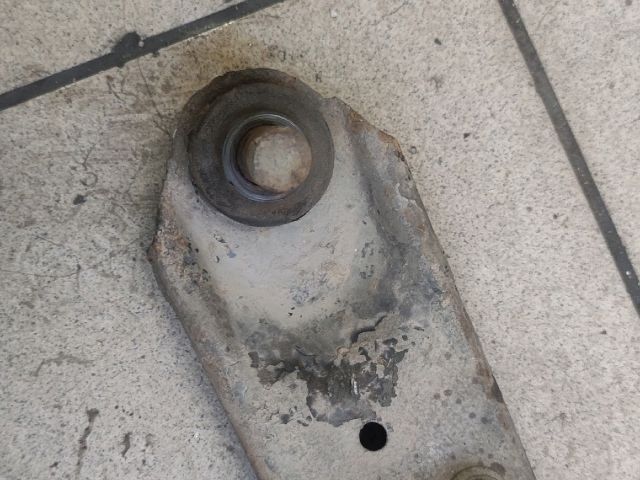 bontott MAZDA 3 Bal első Lengőkar