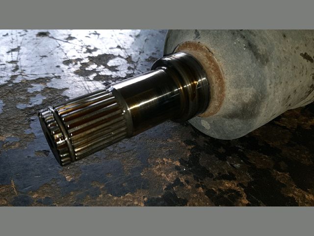 bontott MAZDA 3 Bal Féltengely