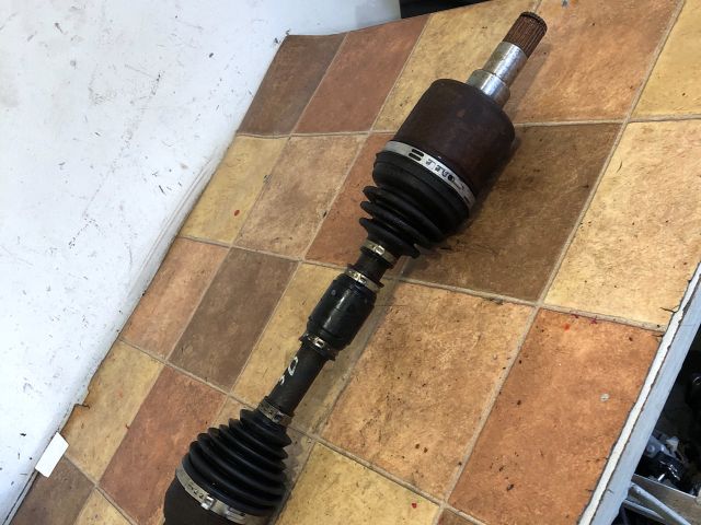 bontott MAZDA 3 Bal Féltengely