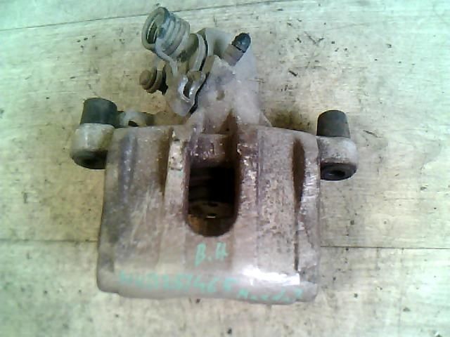 bontott MAZDA 3 Bal hátsó Féknyereg Munkahengerrel