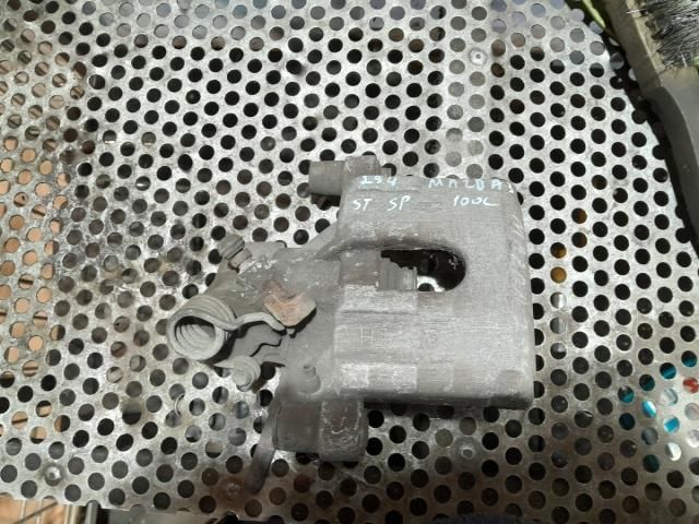 bontott MAZDA 3 Bal hátsó Féknyereg Munkahengerrel