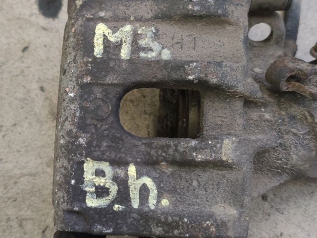 bontott MAZDA 3 Bal hátsó Féknyereg Munkahengerrel