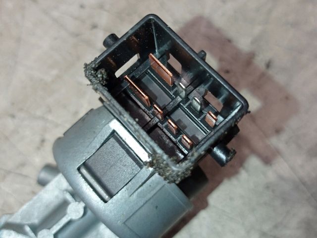 bontott MAZDA 3 Gyújtáskapcsoló Házzal