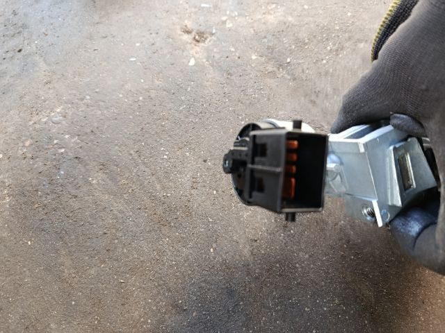 bontott MAZDA 3 Gyújtáskapcsoló