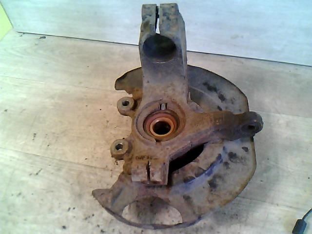 bontott MAZDA 3 Jobb első Csonkállvány Kerékaggyal