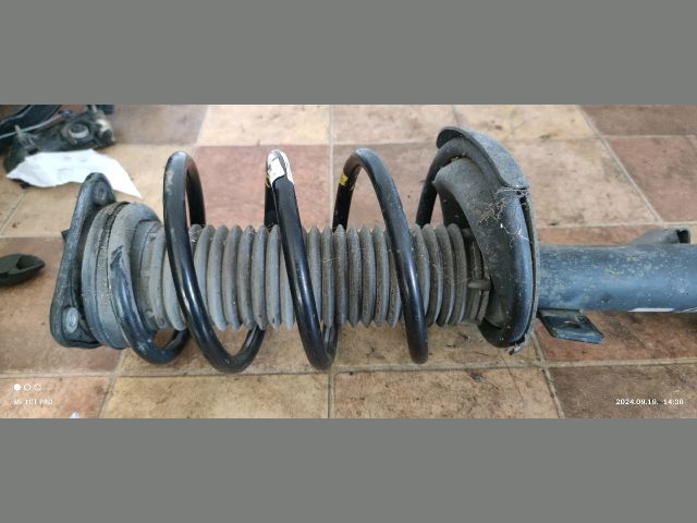 bontott MAZDA 3 Jobb első Gólyaláb (Lengécsillapító, Rugó)