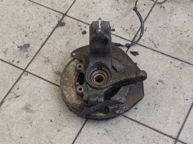 bontott MAZDA 3 Jobb első Kerékagy