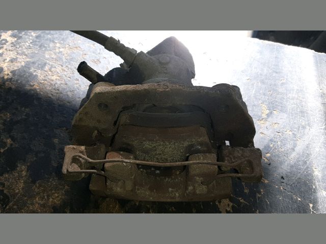 bontott MAZDA 3 Jobb hátsó Féknyereg Munkahengerrel