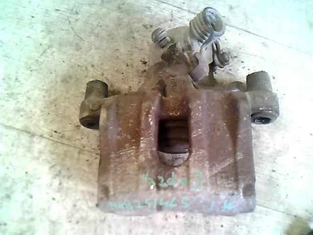 bontott MAZDA 3 Jobb hátsó Féknyereg Munkahengerrel