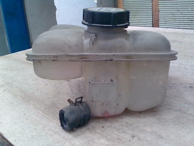 bontott MAZDA 3 Kiegyenlítő Tartály