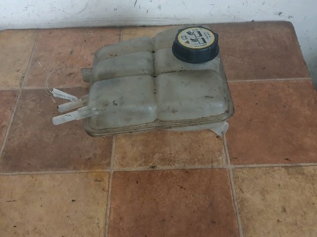 bontott MAZDA 3 Kiegyenlítő Tartály