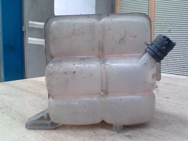 bontott MAZDA 3 Kiegyenlítő Tartály