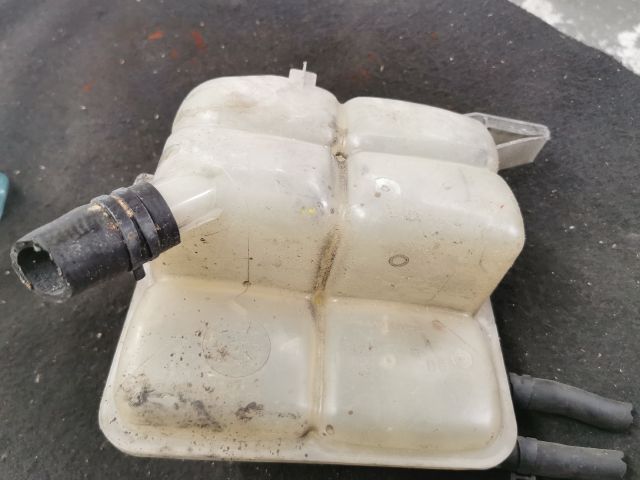 bontott MAZDA 3 Kiegyenlítő Tartály