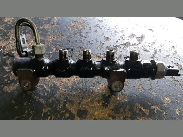 bontott MAZDA 3 Közösnyomócső