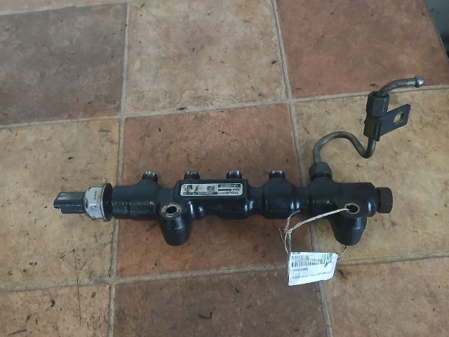 bontott MAZDA 3 Közösnyomócső