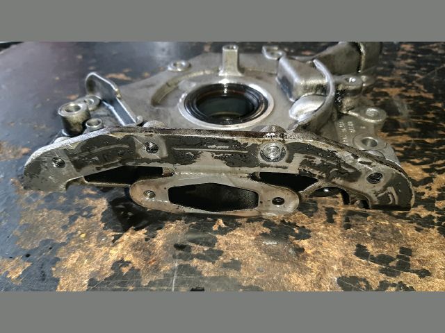 bontott MAZDA 3 Olajszivattyú