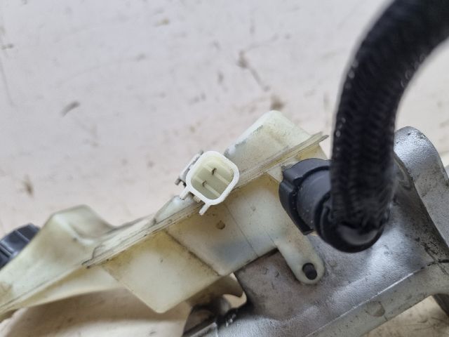 bontott MAZDA 3 Főfékhenger