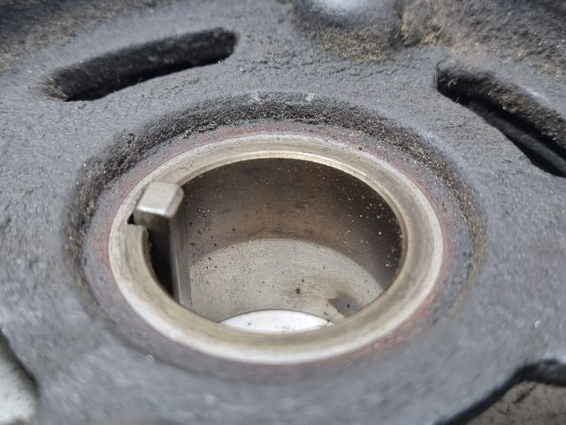 bontott MAZDA 3 Főtengely Szíjtárcsa