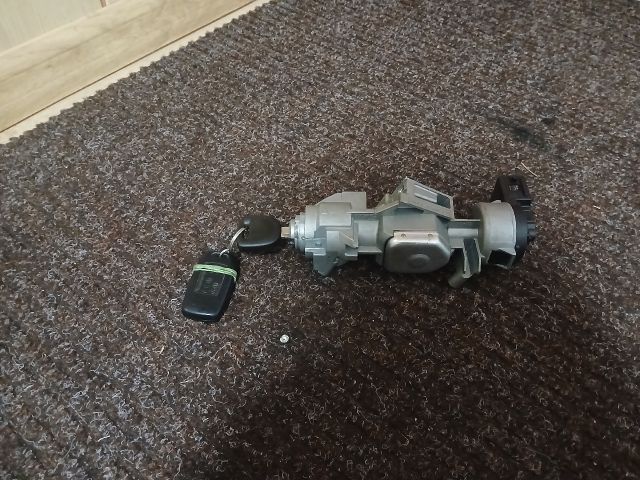 bontott MAZDA 3 Gyújtáskapcsoló Házzal