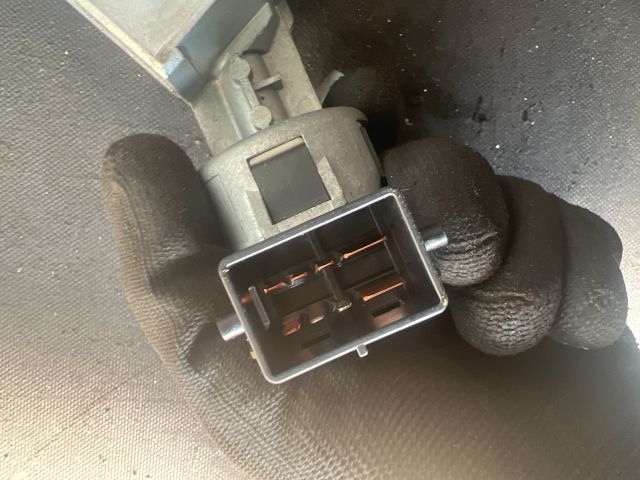 bontott MAZDA 3 Gyújtáskapcsoló Házzal