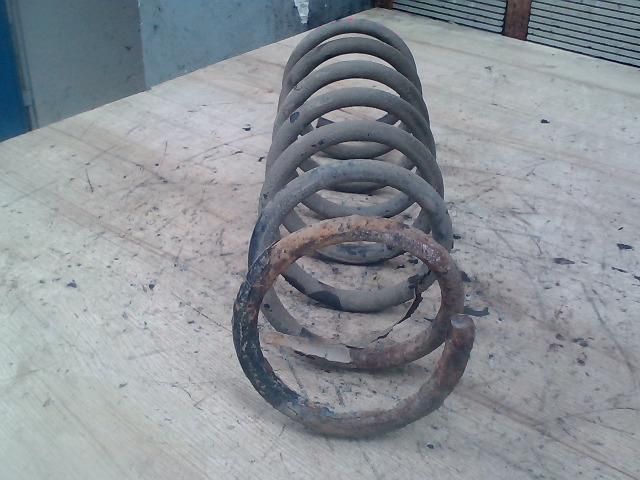 bontott MAZDA 3 Hátsó Rugó