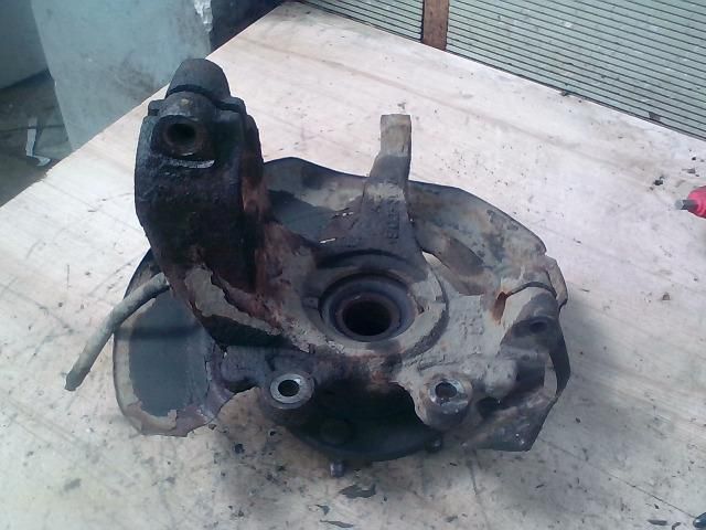 bontott MAZDA 3 Jobb első Csonkállvány Kerékaggyal