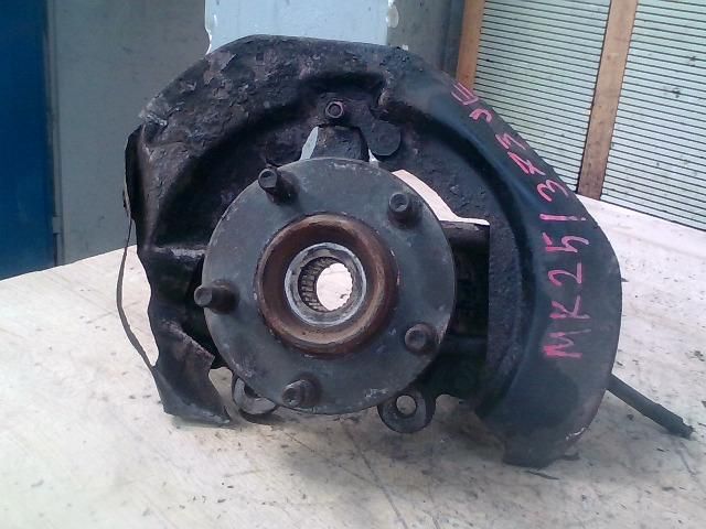 bontott MAZDA 3 Jobb első Csonkállvány Kerékaggyal