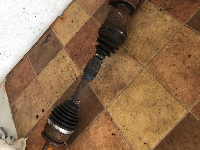 bontott MAZDA 3 Jobb Féltengely