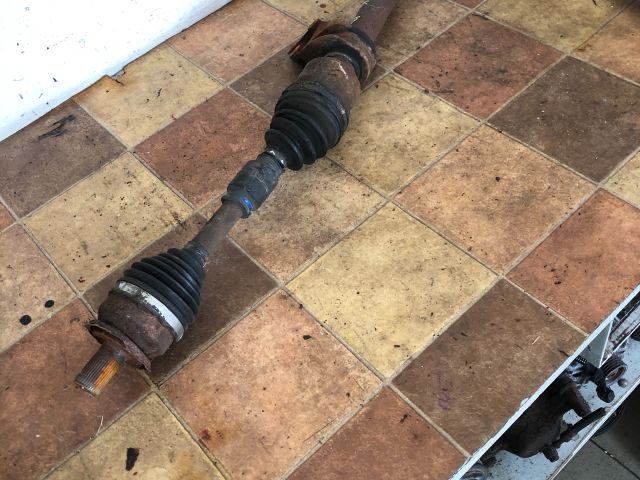 bontott MAZDA 3 Jobb Féltengely