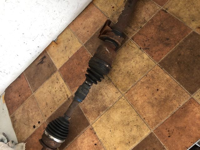 bontott MAZDA 3 Jobb Féltengely