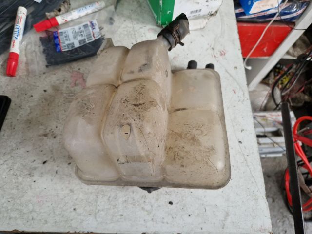 bontott MAZDA 3 Kiegyenlítő Tartály