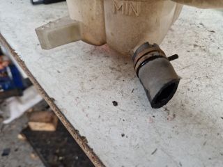 bontott MAZDA 3 Kiegyenlítő Tartály