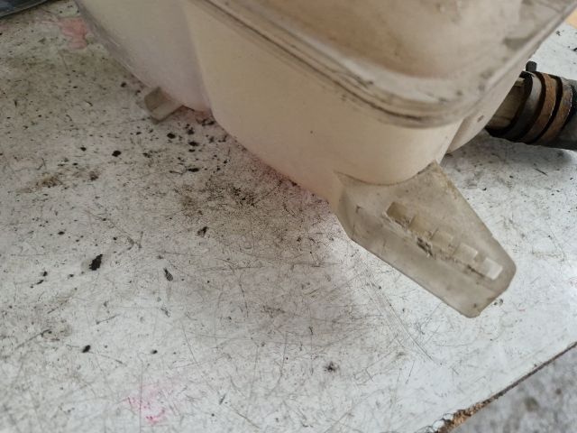 bontott MAZDA 3 Kiegyenlítő Tartály